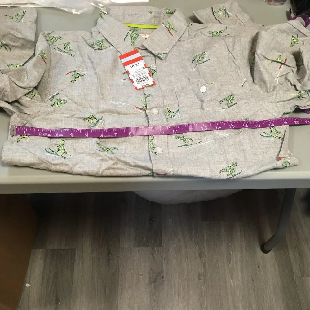 Boy’s Cat & Jack Gray Skiing Dinosaur Long Sleeve Button Down Shirt XXLH (18)